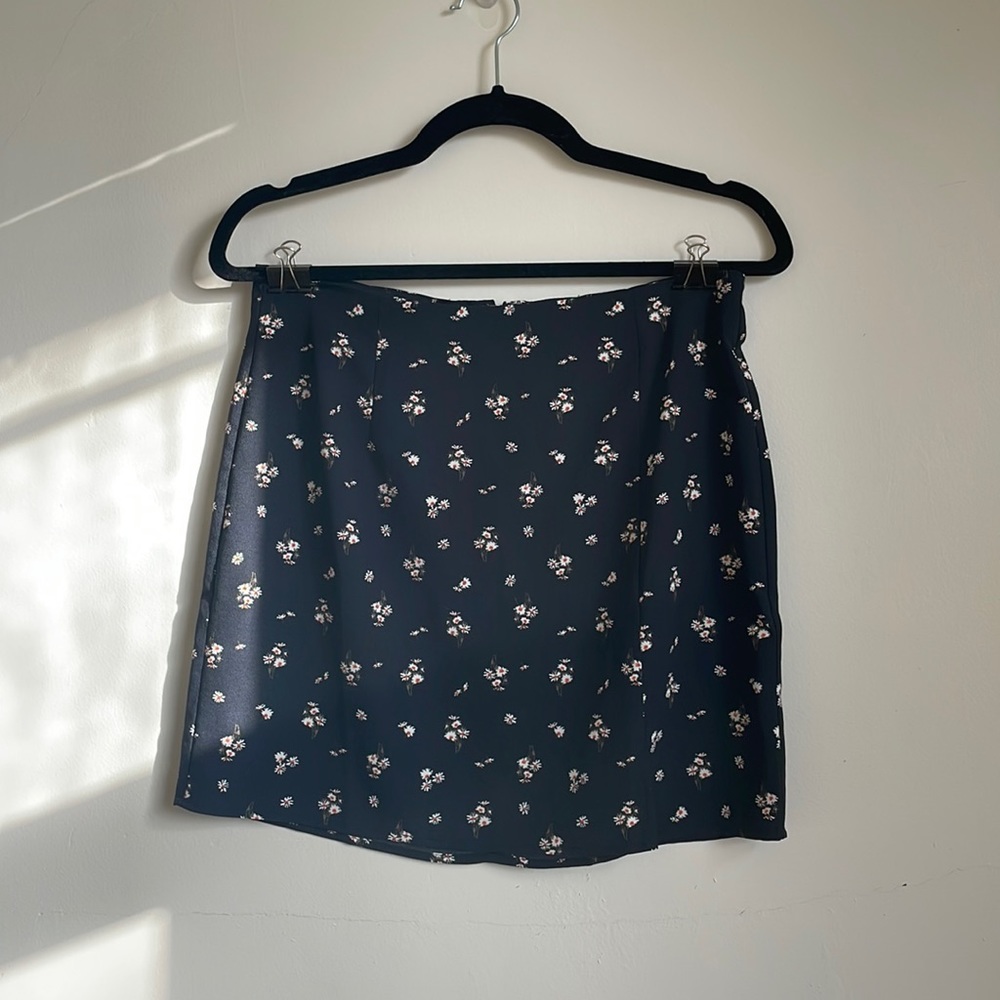 Aeropostale navy floral skirt